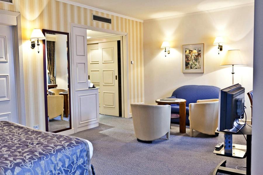 Hotel Le Chatelain Brussels Ngoại thất bức ảnh A room at the hotel
