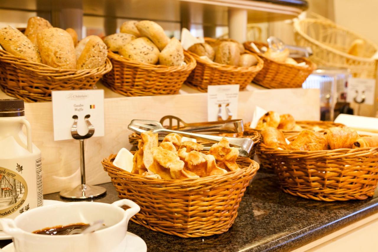 Hotel Le Chatelain Brussels Ngoại thất bức ảnh Bread and pastry at a buffet