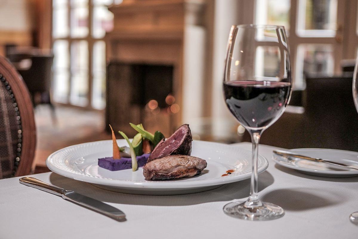 Hotel Le Chatelain Brussels Ngoại thất bức ảnh A wine glass