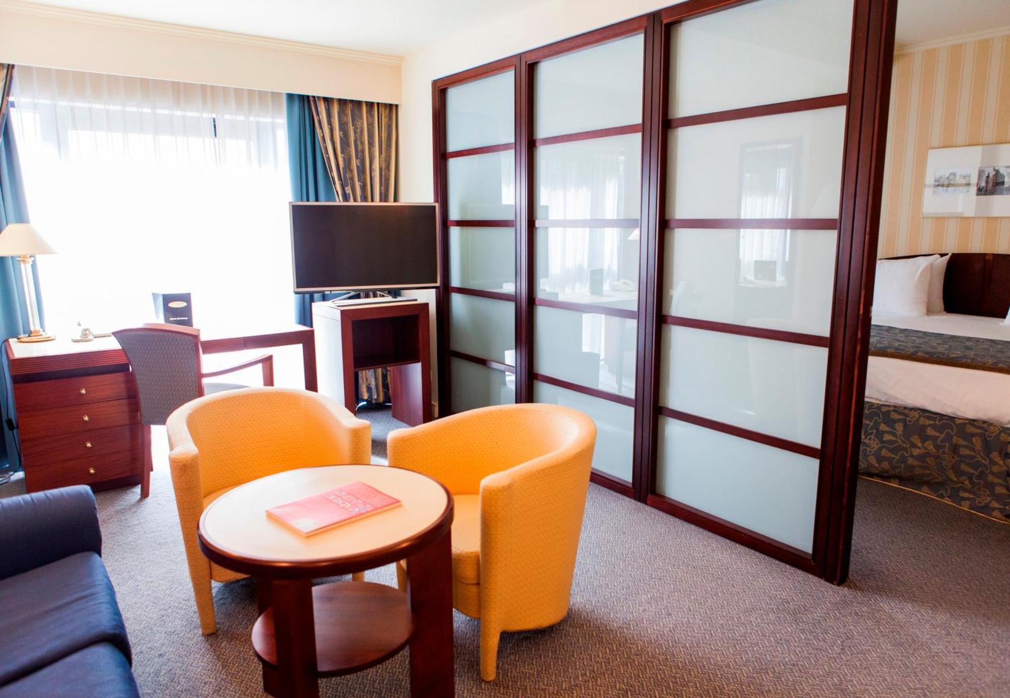 Hotel Le Chatelain Brussels Ngoại thất bức ảnh A room at the hotel