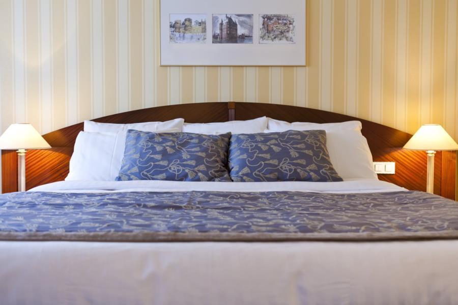 Hotel Le Chatelain Brussels Phòng bức ảnh A bed